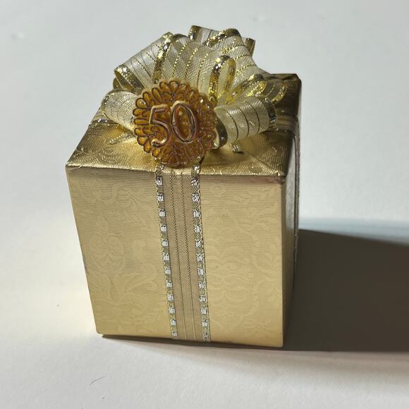 Pretti Pak 50th Anniversary Wind Up Music Box Gold Gift Plays Anniversary Song - Picture 2 of 10